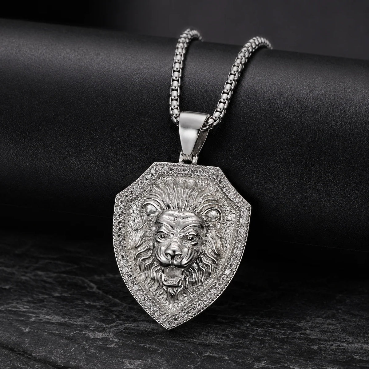 Löwenanhänger – Silber Iced Out