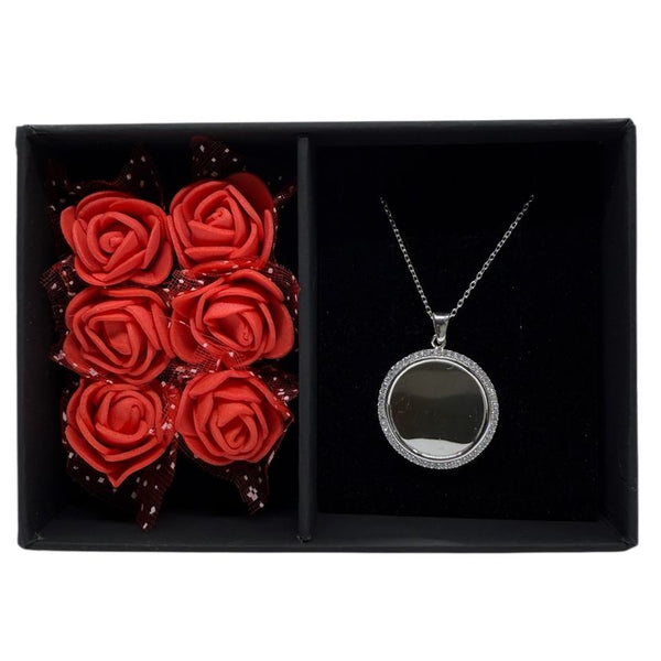 Halskette mit runder Gravurplatte aus 925er Silber mit Rosenbox