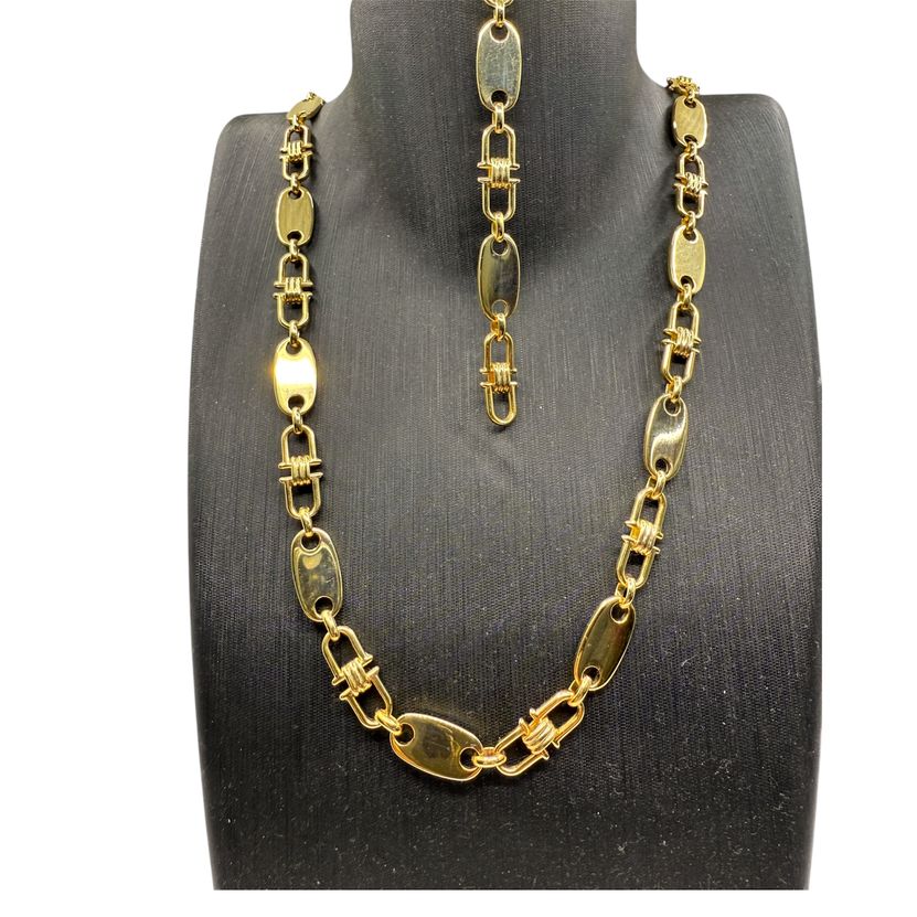 10 mm Plattenkette aus 925 Sterling Silber mit 14 Karat Vergoldung

Vergoldete 10 mm Silber 925 Plattenkette – massives Design

Detailansicht Plattenkette 10 mm, 925 Silber, 14K vergoldet

Hochwertige Silber 925 Plattenkette 10 mm in Goldoptik

Massive Plattenkette 10 mm aus vergoldetem Sterling Silber

925 Silber Plattenkette 10 mm, 14 Karat vergoldet – Nahaufnahme

Unisex Plattenkette 10 mm aus Silber 925 mit Goldbeschichtung

Vergoldete Plattenkette 10 mm – Schmuck aus 925 Sterling Silber