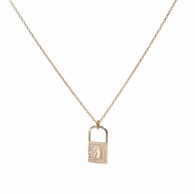 Die Sperren Kette Halskette aus Silber 925 ist ein beeindruckendes Schmuckstück, das durch sein einzigartiges Design und seine hochwertige Verarbeitung besticht. Gefertigt aus feinstem Silber 925, vereint diese Kette zeitlose Eleganz mit robuster Qualität. Mit einer Länge von 45 cm bietet sie einen optimalen Sitz, der sich harmonisch an verschiedene Dekolletés anpasst und jedem Outfit eine edle Note verleiht.