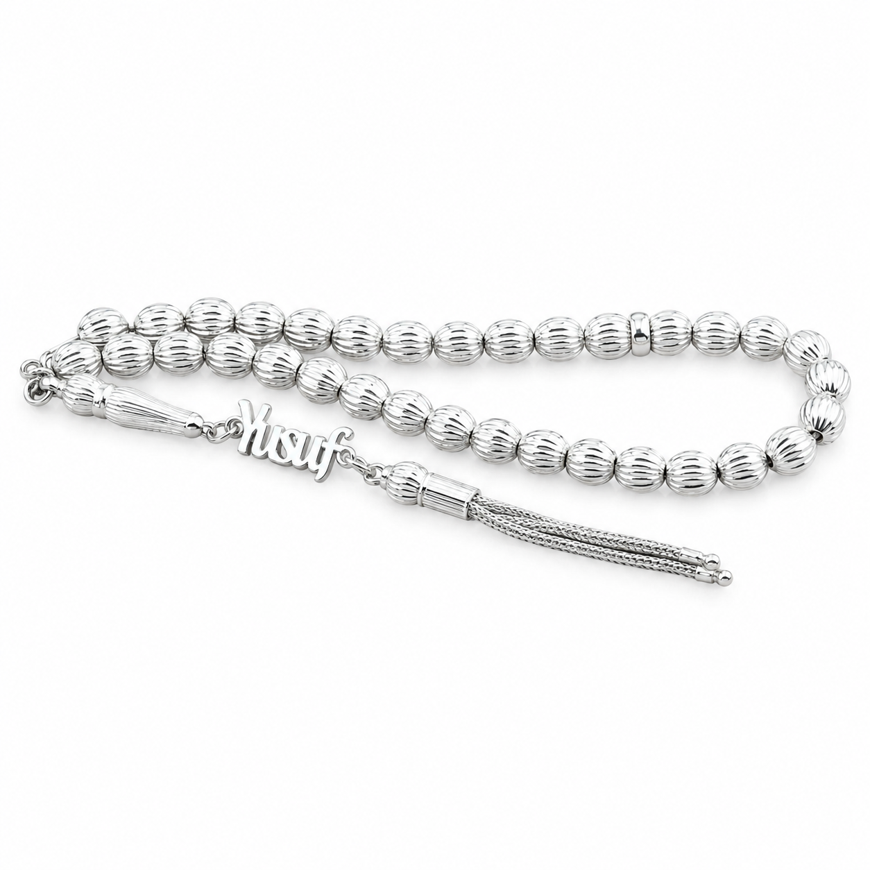 TESBIH 925 Silber mit Namensgravur aus Sterling Silber, hochwertige Gebetskette mit geriffelten Silberperlen, personalisierbar mit Wunschname, handgefertigtes Design, glänzend polierte Oberfläche, elegantes islamisches Geschenk für Herren.

Kurzversion für Shopify:

TESBIH 925 Silber mit Namensgravur aus Sterling Silber – personalisierte Gebetskette mit hochwertigen Silberperlen und individueller Wunschgravur.