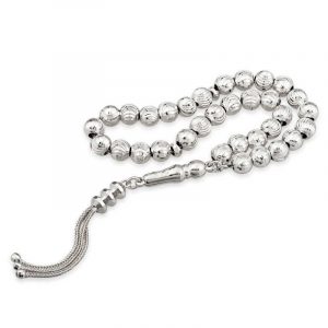 Die Silber Tesbih Gebetskette ist ein wunderschönes religiöses Accessoire, das Tradition, Schönheit und Spiritualität vereint. Diese einzigartige